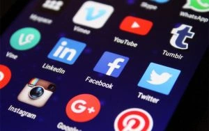 LES MÉDIAS SOCIAUX: UN ATOUT POUR VOTRE BUSINESS